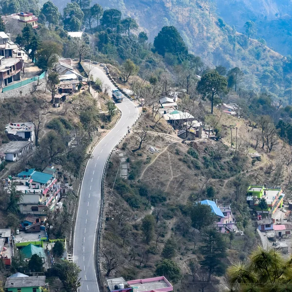 Letecký Pohled Shora Dopravní Prostředky Jedoucí Horských Silnicích Nainital Uttarakhand — Stock fotografie