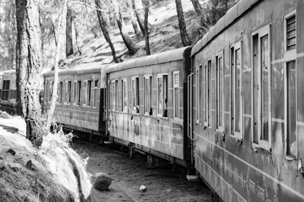 Oyuncak Tren Dağ Yamacında Güzel Bir Manzara Bir Dağ Bir — Stok fotoğraf