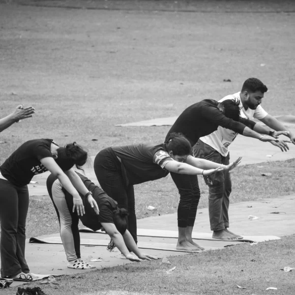 Delhi Índia Junho 2022 Aula Exercícios Yoga Grupo Surya Namashkar — Fotografia de Stock