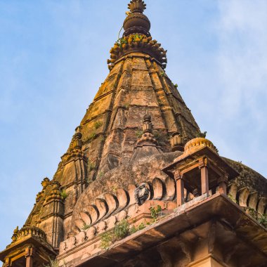 Orchha, Madhya Pradesh, Hindistan, Orchha kayıp şehir Hindistan, Hindistan arkeolojik siteleri Kraliyet Cenotapları (Chhatris) Sabah Görüşü