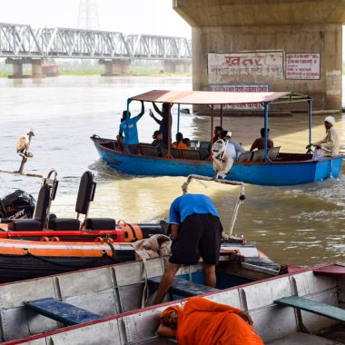 Garh Mukteshwar, UP, Hindistan - 11 Haziran 2022 - Ganga, Garh Mukteshwar 'da görüldüğü gibi, Ganga Nehri Hindu için en kutsal nehir, Garh Ganga Brij manzarası Hindu için ünlü bir dini yerdir.