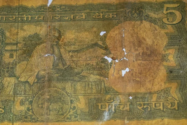 Vzácné Old Five Rupee Bankovky Kombinované Stole Indie Peníze Otočném — Stock fotografie
