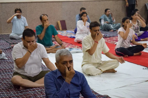 Nueva Delhi India Junio 2022 Sesión Ejercicios Yoga Grupo Para — Foto de Stock