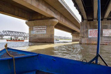 Garh Mukteshwar, UP, Hindistan - 11 Haziran 2022 - Ganga, Garh Mukteshwar 'da görüldüğü gibi, Ganga Nehri Hindu için en kutsal nehir, Garh Ganga Brij manzarası Hindu için ünlü bir dini yerdir.