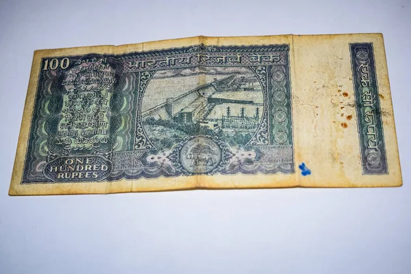 Столе Редкие Старые Банкноты Красной Рупии Вращающемся Столе Индийские Деньги — стоковое фото