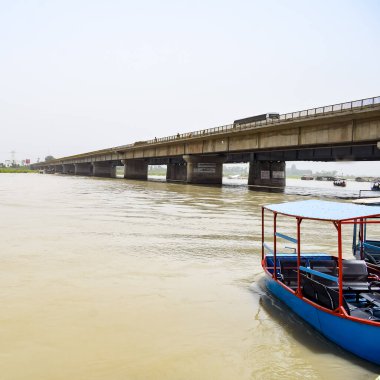 Ganga, Garh Mukteshwar, Uttar Pradesh, Hindistan, Ganga nehrinin Hindular için en kutsal nehir olduğuna inanılır.