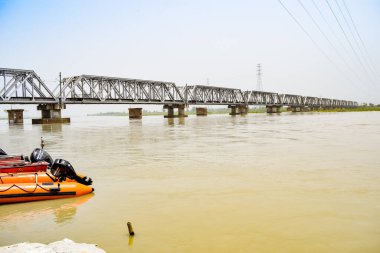 Ganga, Garh Mukteshwar, Uttar Pradesh, Hindistan, Ganga nehrinin Hindular için en kutsal nehir olduğuna inanılır.