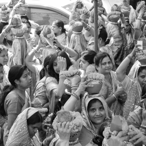 Delhi Inde Avril 2022 Les Femmes Avec Kalash Sur Tête — Photo