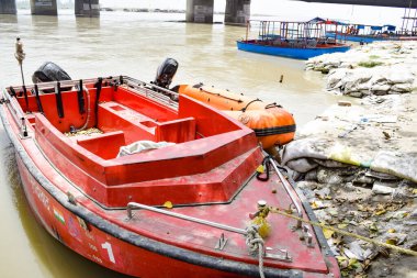 Ganga, Garh Mukteshwar, Uttar Pradesh, Hindistan, Ganga nehrinin Hindular için en kutsal nehir olduğuna inanılır.