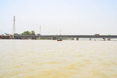 Ganga, Garh Mukteshwar, Uttar Pradesh, Hindistan, Ganga nehrinin Hindular için en kutsal nehir olduğuna inanılır.