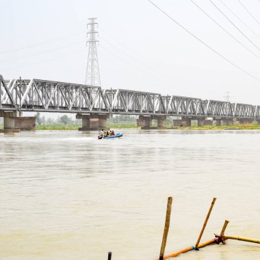 Ganga, Garh Mukteshwar, Uttar Pradesh, Hindistan, Ganga nehrinin Hindular için en kutsal nehir olduğuna inanılır.