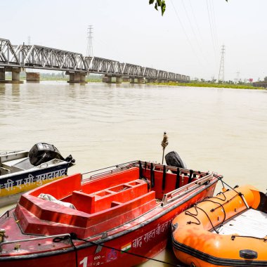Ganga, Garh Mukteshwar, Uttar Pradesh, Hindistan, Ganga nehrinin Hindular için en kutsal nehir olduğuna inanılır.