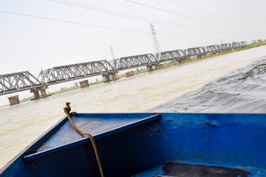 Ganga, Garh Mukteshwar, Uttar Pradesh, Hindistan, Ganga nehrinin Hindular için en kutsal nehir olduğuna inanılır.