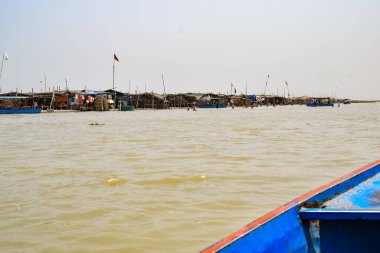 Ganga, Garh Mukteshwar, Uttar Pradesh, Hindistan, Ganga nehrinin Hindular için en kutsal nehir olduğuna inanılır.