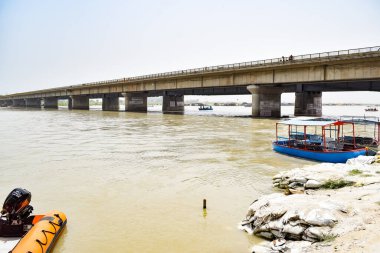 Ganga, Garh Mukteshwar, Uttar Pradesh, Hindistan, Ganga nehrinin Hindular için en kutsal nehir olduğuna inanılır.