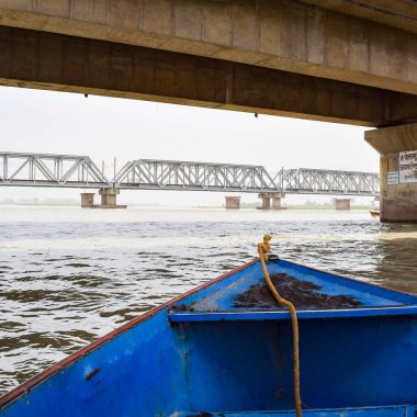 Ganga, Garh Mukteshwar, Uttar Pradesh, Hindistan, Ganga nehrinin Hindular için en kutsal nehir olduğuna inanılır.