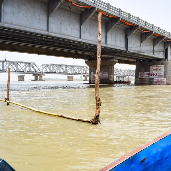 Ganga, Garh Mukteshwar, Uttar Pradesh, Hindistan, Ganga nehrinin Hindular için en kutsal nehir olduğuna inanılır.