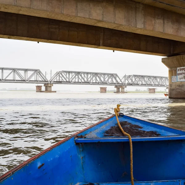 Ganga, Garh Mukteshwar, Uttar Pradesh, Hindistan, Ganga nehrinin Hindular için en kutsal nehir olduğuna inanılır.