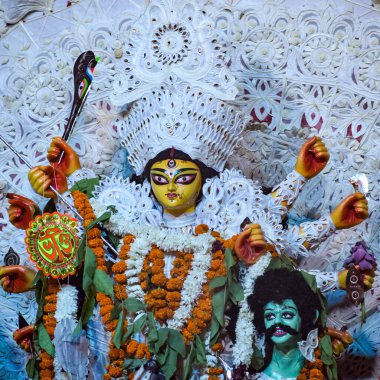 Tanrıça Durga, Hindistan 'ın en büyük Hindu Navratri festivali olan Güney Kolkata Durga Puja, Durga Puja Idol' a yakından bakıyor.