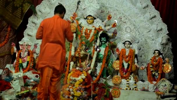 Kolkata India 2023 Szeptember Durga Istennő Hagyományos Megjelenéssel Közelről Egy — Stock videók