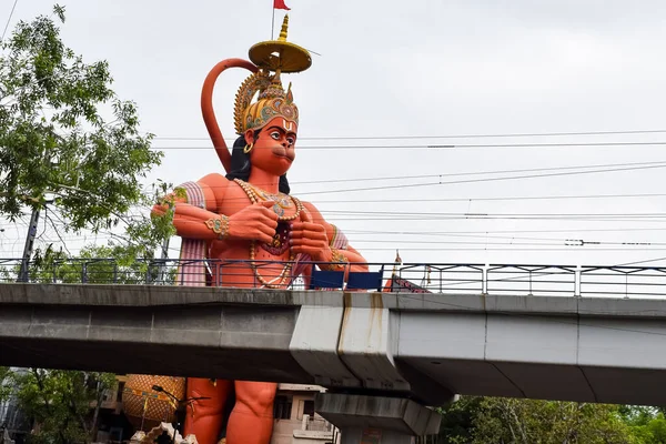 Grande Estátua Lord Hanuman Perto Ponte Metro Delhi Situado Perto — Fotografia de Stock