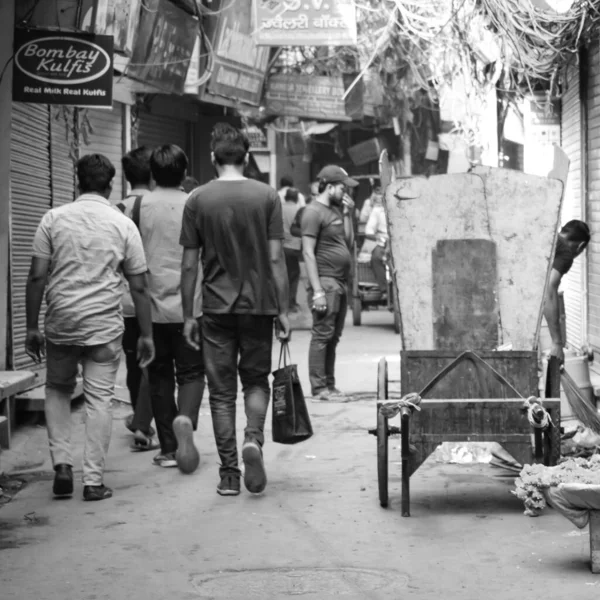 Old Delhi India April 2022 Unidentified Group Men Walking Streets — 图库照片