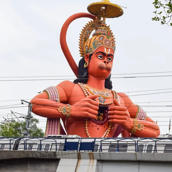 Stor Statue Lord Hanuman Nær Delhi Metro Bro Beliggende Nær - Stock-foto