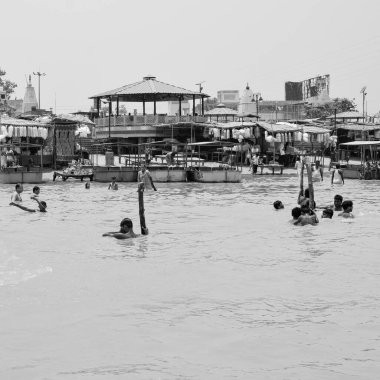Garh Mukteshwar, UP, Hindistan-11 Haziran 2022 - Ganga, Garh Mukteshwar 'daki gibi, Ganga nehrinin Hindu, Garh Ganga Brij için en kutsal nehir olduğuna inanılır.