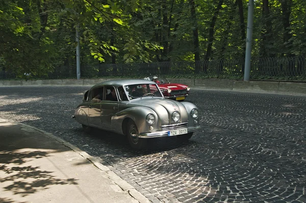 Carro histórico de Tatra em corridas de carros retro — Fotografia de Stock