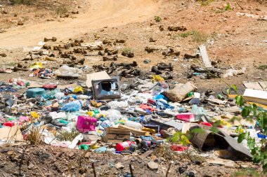 21 Aralık 2020 'de Barro, Ceara, Brezilya' da çöpe atıldı. Çevre kirliliği.