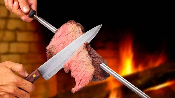 Picanha Brazilian Barbecue Roasted Hot Coals Knife Cutting Piece Meat — Stock Photo, Image