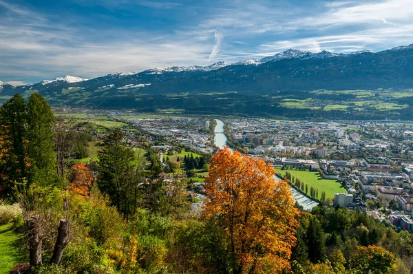 Innsbruck Tirol Austria Casas Coloridas Posada Río Día Soleado Con —  Fotos de Stock