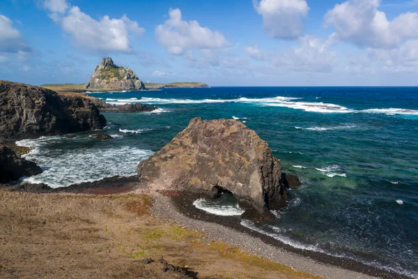 Fernando de Noronha Adası, Pernambuco, Brezilya, 14 Aralık 2021. Buraco da Raquel.