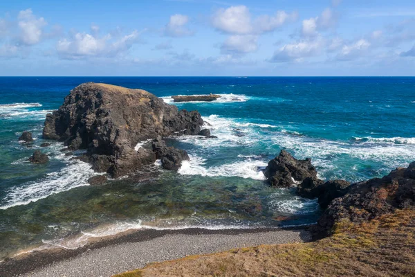 Fernando de Noronha Adası, Pernambuco, Brezilya, 14 Aralık 2021. Buraco da Raquel.