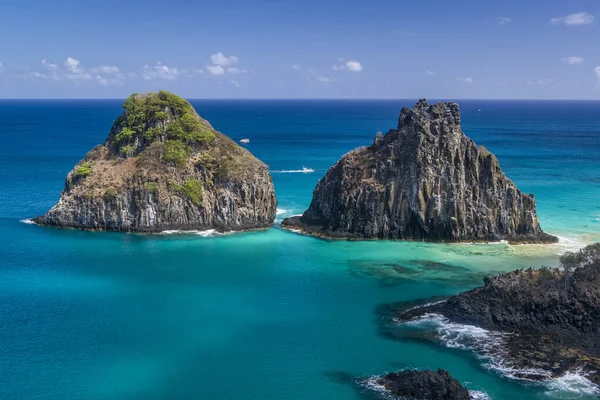 Fernando Noronha Island Porcos Bay Beach Dan Dois Irmaos Hills — Stok Foto