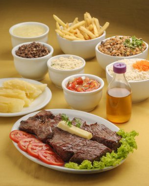 Güneşte kurutulmuş et. Kuzeydoğu Brezilya 'dan tipik yemek..