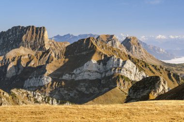 İsviçre Alp Dağları, 24 Ekim 2012 'de İsviçre' nin Chaserrugg zirvesinden görüldü..