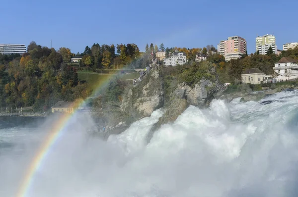 Rhine Falls veya Rheinfall, 21 Ekim 2012 'de İsviçre' nin Schaffhausen kentinde kurulmuş en büyük şelaledir..
