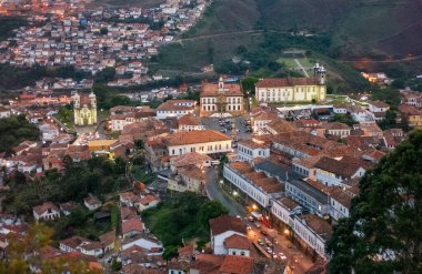 Ouro Preto, Minas Gerais, Brezilya 16 Ekim 2004. Tarihi binaları olan şehrin kısmi manzarası.
