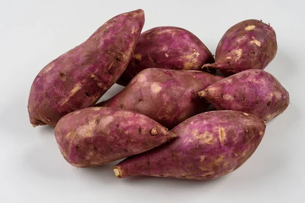 Zoete Aardappelen Geïsoleerd Witte Achtergrond — Stockfoto