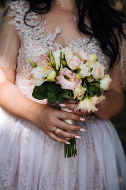    Düğün buketi gelin için