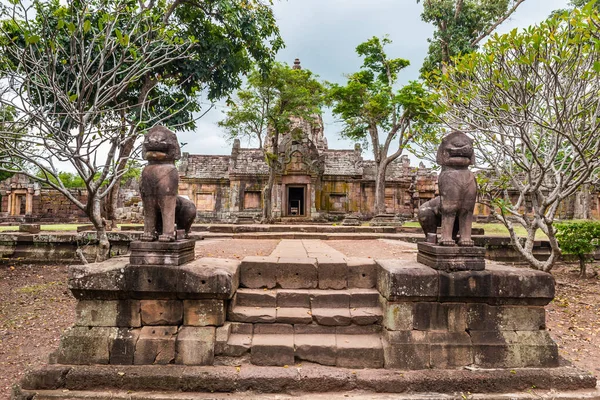 Pasarela Con Estatua León Phanom Rung Historical Park Castillo Construido — Foto de Stock