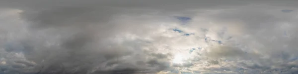 3Dグラフィックス ゲーム 空中ドローンで使用するための完全な天頂としてシームレス球形等角形形式での積雲と日没の曇りの空のパノラマ空の交換のための360度パノラマ — ストック写真