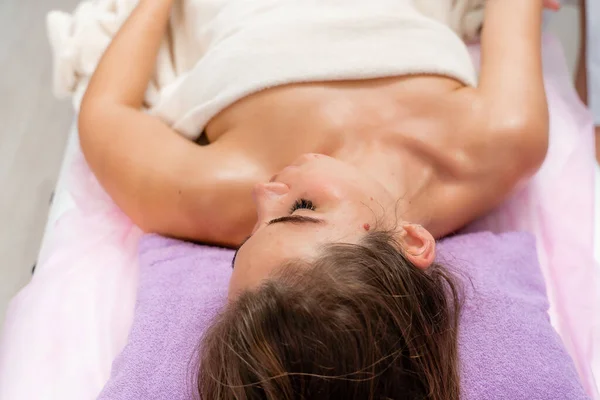 Facial Massage Woman Given Massage Beauty Salon Close — Stock Photo, Image