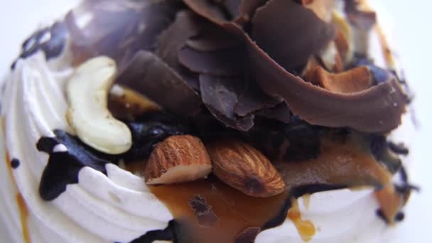 Postre Anna Pavlova Sobre Fondo Blanco Postre Merengue Con Chispas — Vídeos de Stock