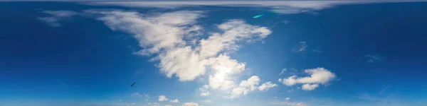 Panorama Nieba Chmurami Cirrus Bezproblemowym Kulistym Prostokątnym Formacie Pełny Zenit — Zdjęcie stockowe