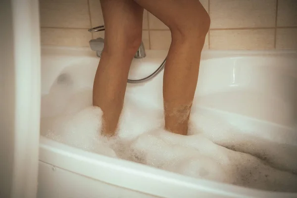 Womens Feet Bath Foam View Enjoy Relax Spa Hotel — Stock Photo, Image