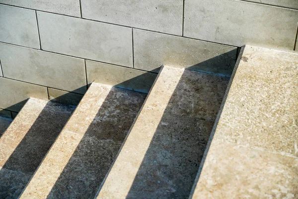 Escadaria Cidade Padrão Preto Branco Nas Escadas Dia Ensolarado — Fotografia de Stock