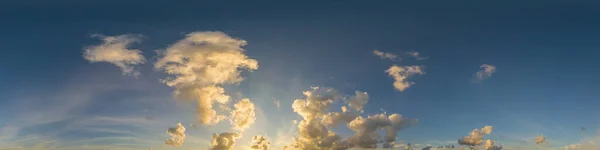 Panorama Ciel Crépusculaire Bleu Foncé Avec Nuages Cumulus Panorama Sans — Photo