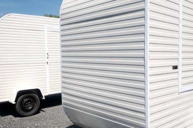 Kamu parkında otomobil otomat otomatları.